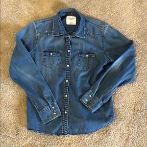 Light weight denim jacket